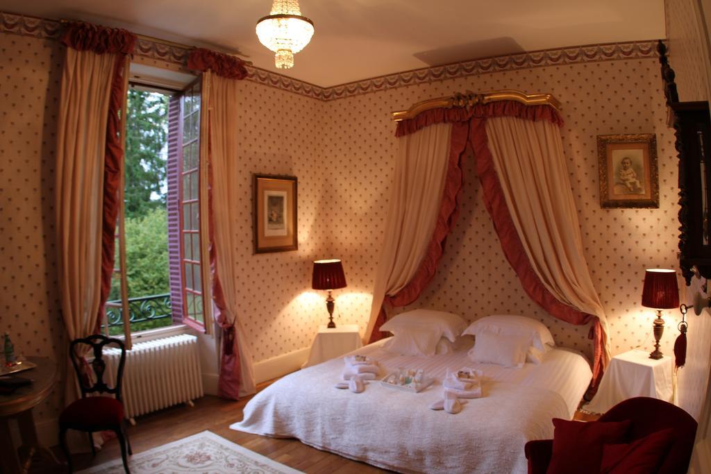 Chateau Du Breuil Bed and Breakfast Gevrolles Habitación foto