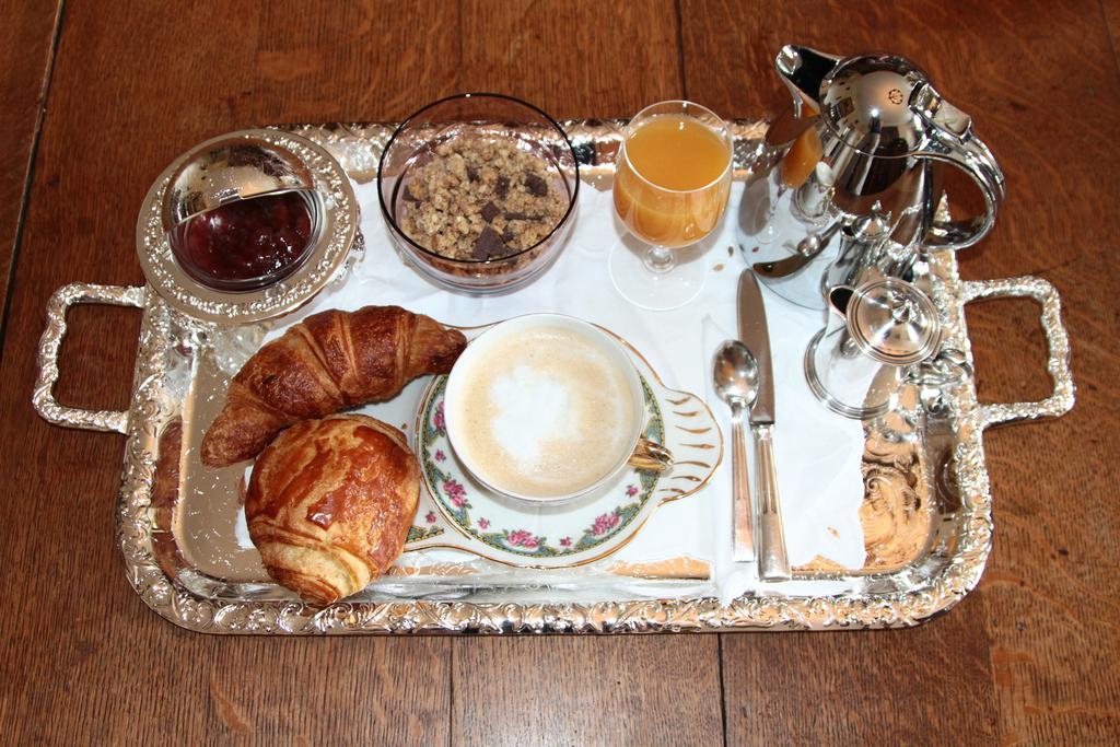 Chateau Du Breuil Bed and Breakfast Gevrolles Exterior foto