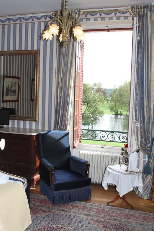 Chateau Du Breuil Bed and Breakfast Gevrolles Habitación foto